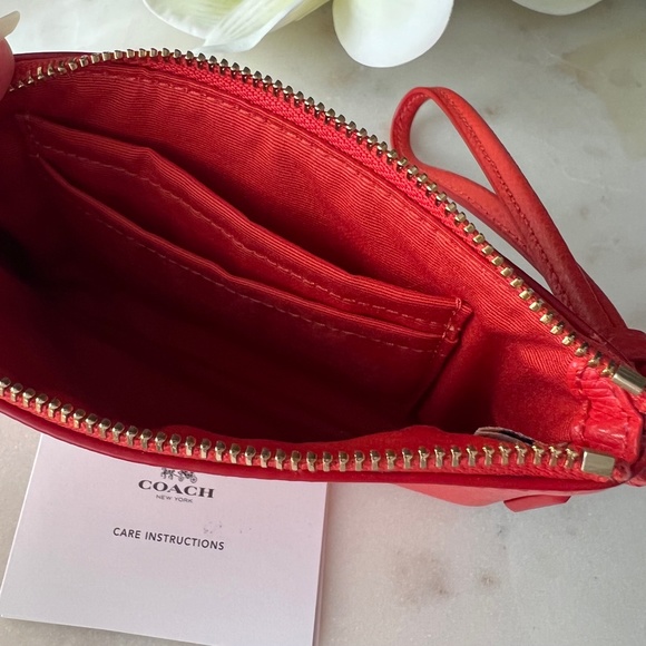 Coach | Wristlet - Picture 6 of 7